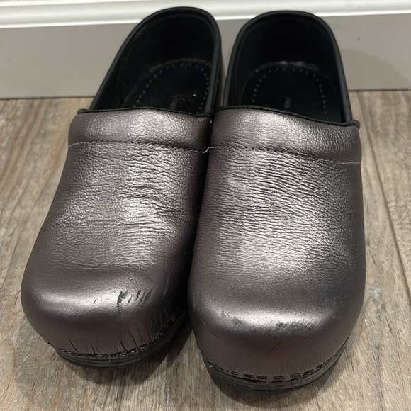 Lands’ End Leather Slip On Clogs Black Size 6D - Picture 2 of 9